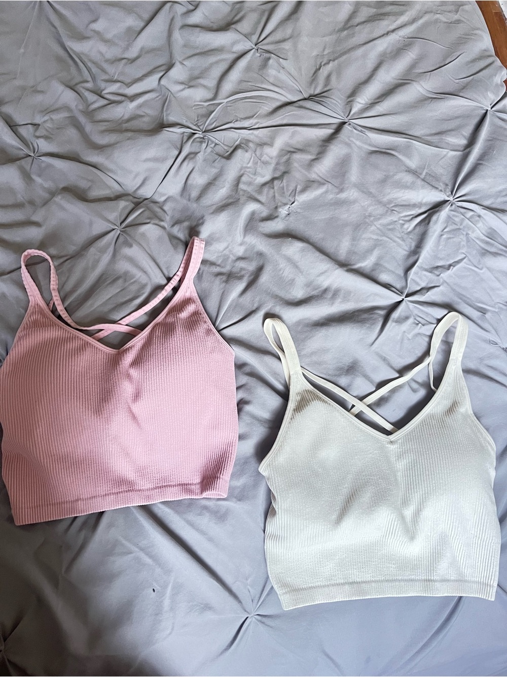 Wireless Ribbed workout tanks — Pink & Cream